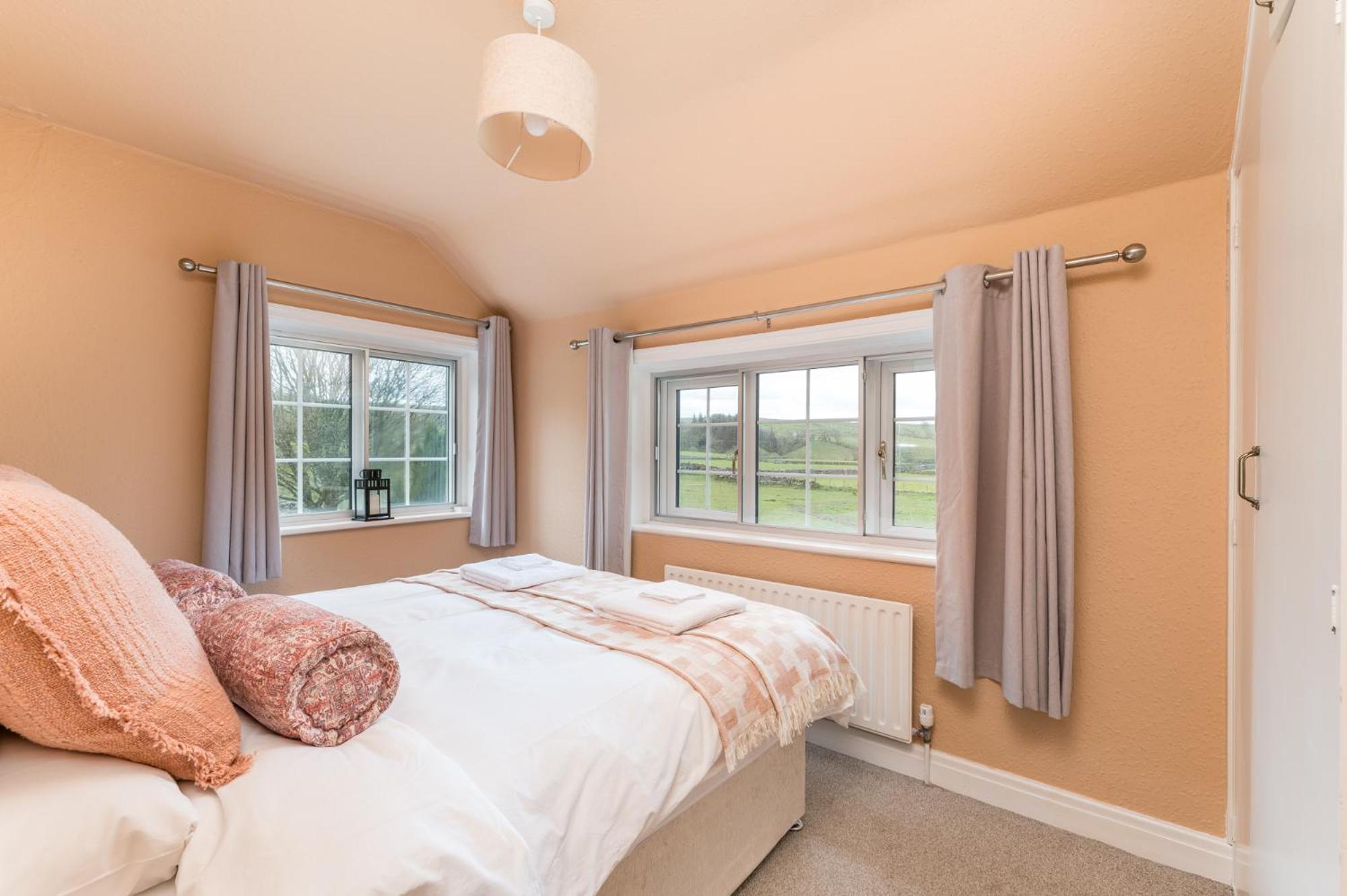 Central Malham, Sleeps 8, Outside Hot Tub, Yoga Studio Bagian luar foto